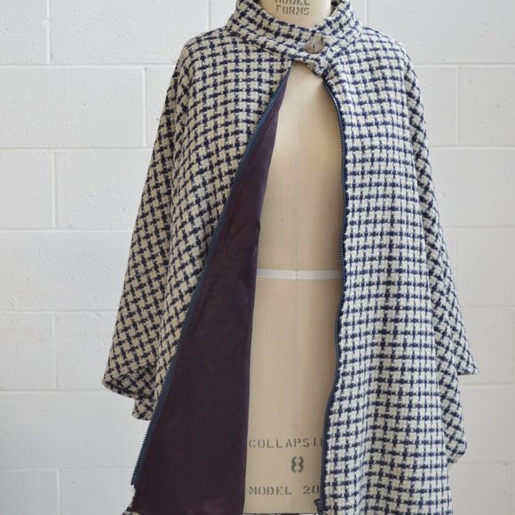 vintage checkered wool cape with purple lining - Picture 7 of 10